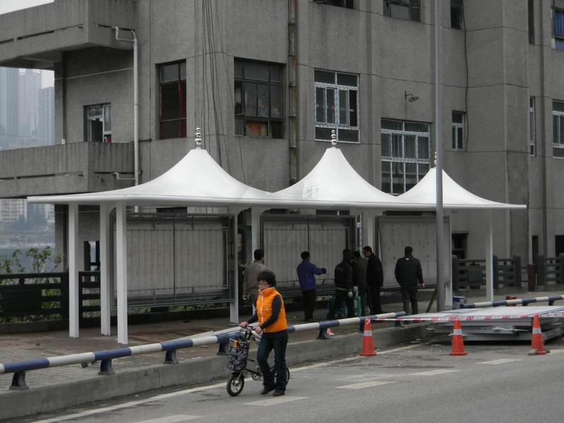 南滨路张拉膜公交站